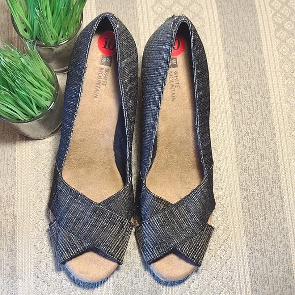 White Mountain Peep Toe Wedge - Picture 9 of 13